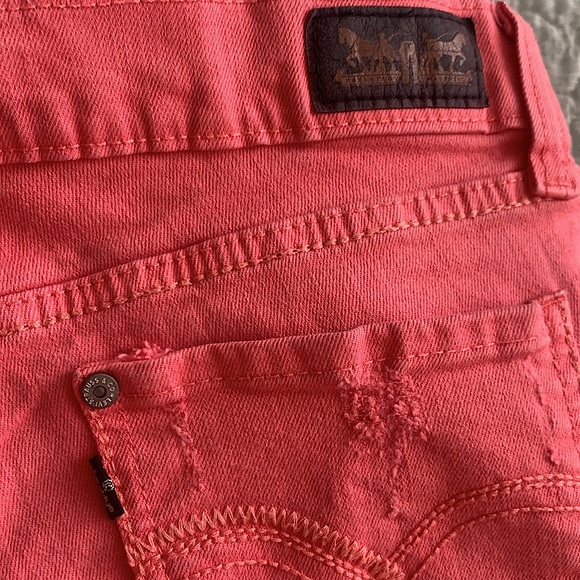Levi’s super low Coral distressed jeans - Picture 5 of 7